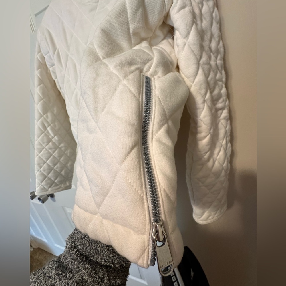 Athleta Cream Quilted Top - Picture 4 of 5